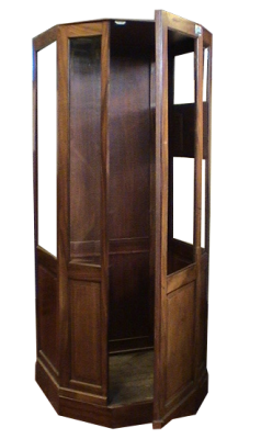 Cabina telefonica in legno