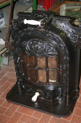 Stufa parigina in ghisa